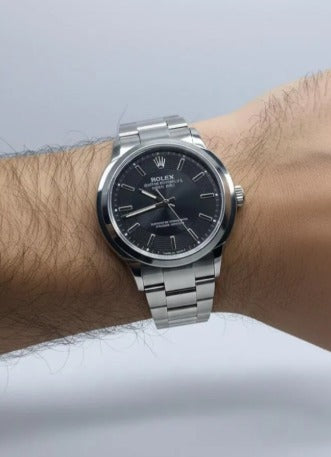 Men's Stainless Steel Analog Watch Black Dial Silver Strap