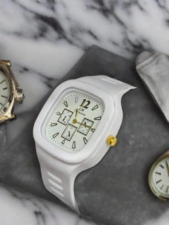 Analogue Fashionable Watch For Men